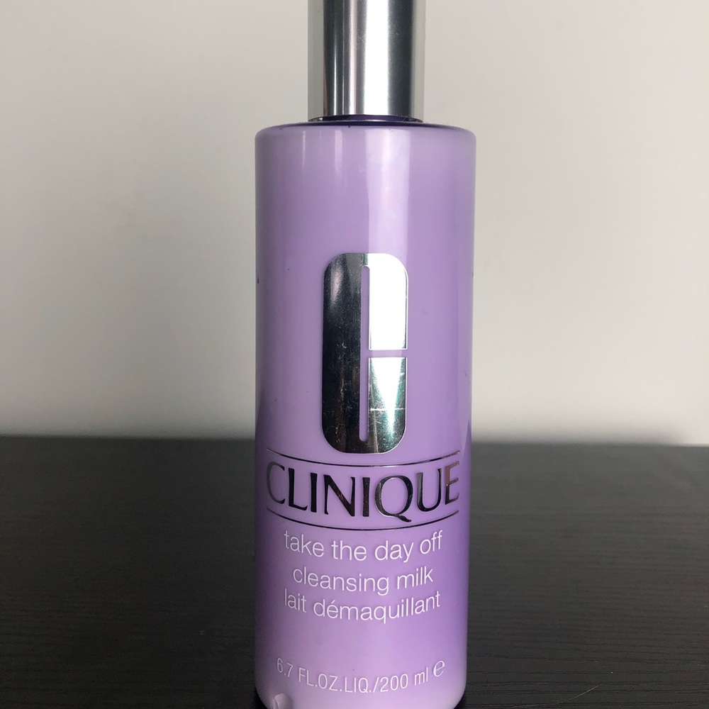 Clinique take the day off cleansing milk